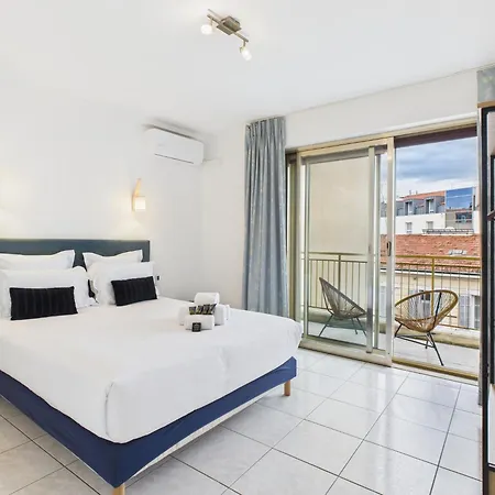 Apartment -300m Palais- Seaview-a/c-wifi-spacieux *