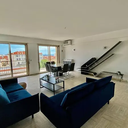 Apartment -300m Palais- Seaview-a/c-wifi-spacieux Cannes
