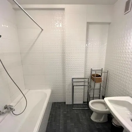 -300m Palais- Seaview-a/c-wifi-spacieux