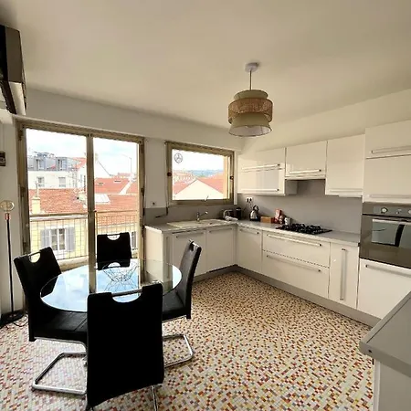 -300m Palais- Seaview-a/c-wifi-spacieux