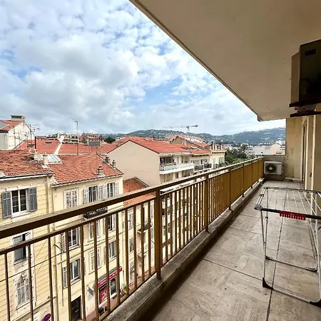 Apartment -300m Palais- Seaview-a/c-wifi-spacieux