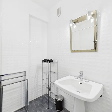 Διαμέρισμα -300m Palais- Seaview-a/c-wifi-spacieux Κάννες