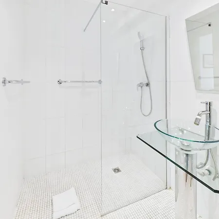 Διαμέρισμα -300m Palais- Seaview-a/c-wifi-spacieux Κάννες