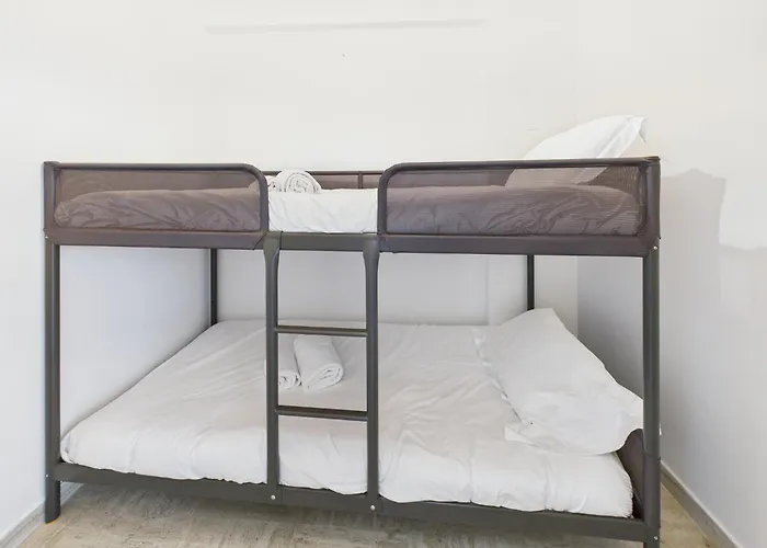 -300m Palais- Seaview-a/c-wifi-spacieux