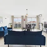 -300m Palais- Seaview-a/c-wifi-spacieux