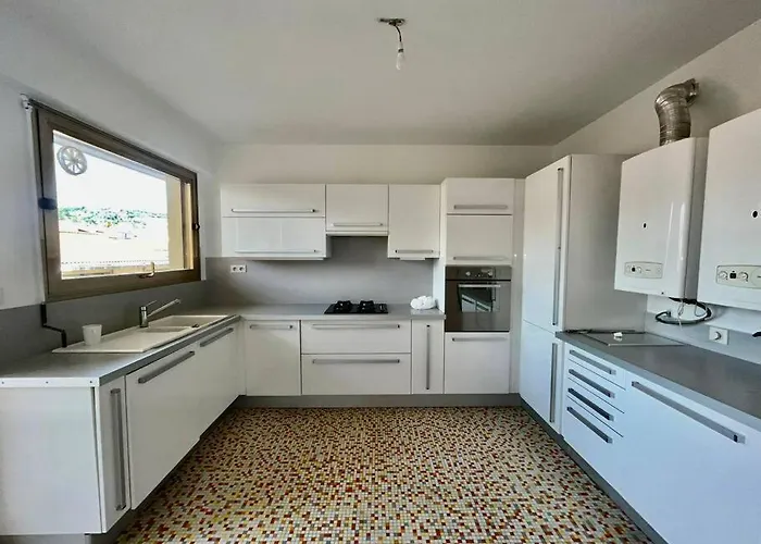 -300m Palais- Seaview-a/c-wifi-spacieux Apartamento *
